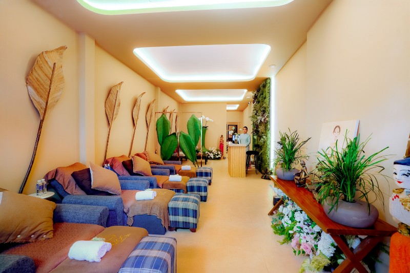Foot-Massage-Wide-View Foot-Massage-Wide-View