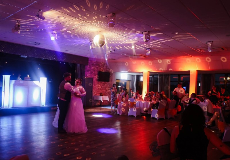 Parkwin_Metropolitan_wedding_first_dance-1536x1067-1 Parkwin_Metropolitan_wedding_first_dance-1536x1067-1