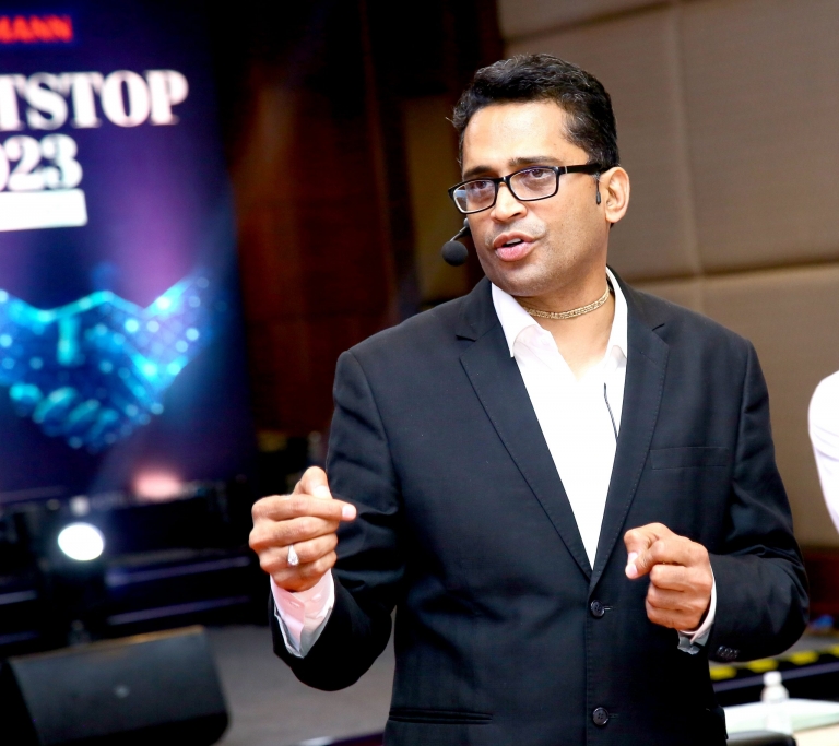Motivational Speaker Anand Munshi min 1 scaled 1 768x683