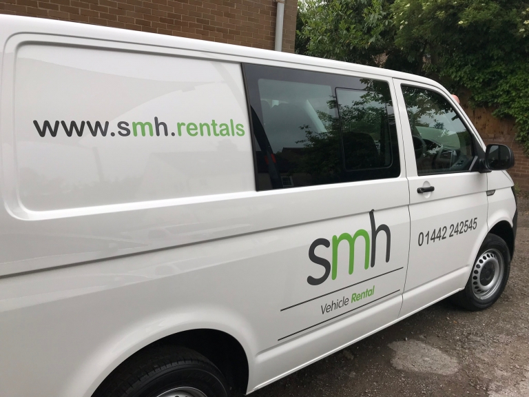 minibus signwriting hemelD592B8C1 8EBF 75C2 89C1 BA4B52279AF9 768x576