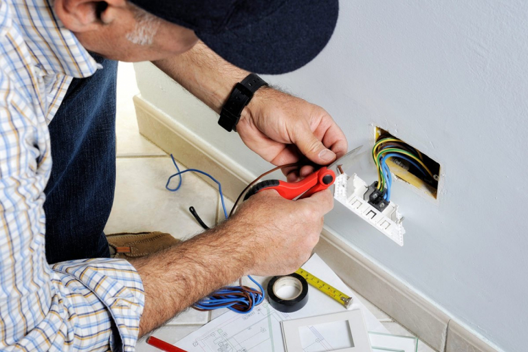 electrician in portsmouth 768x512