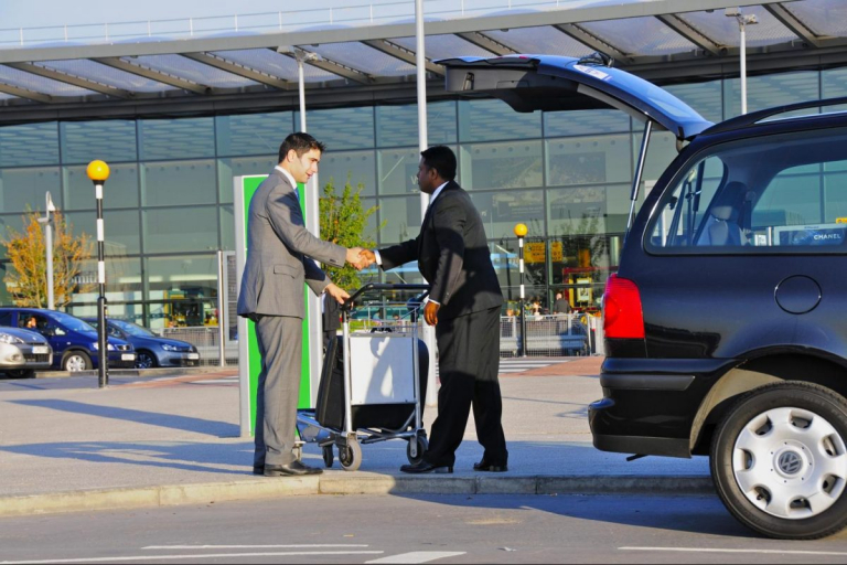 manchester airport taxi 768x512